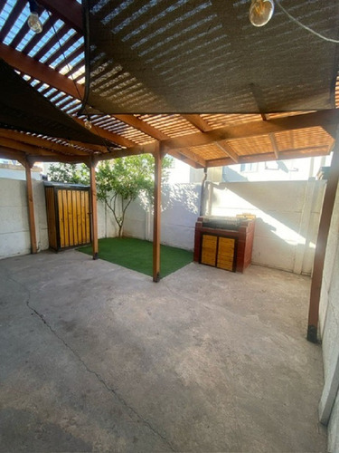 Arriendo Casa Sólida 70 M2 En Calle General Urrutia