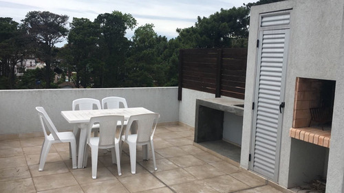 Imagen 11 de 14 de Duplex En Pinamar Con Parrilla - Cochera Y Guarda Cuatri - Alquiler Temporal