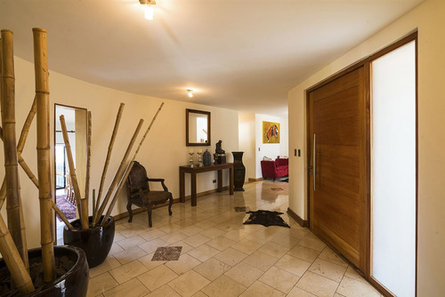 Gran Casa Familiar En Sector Residencial De Concón