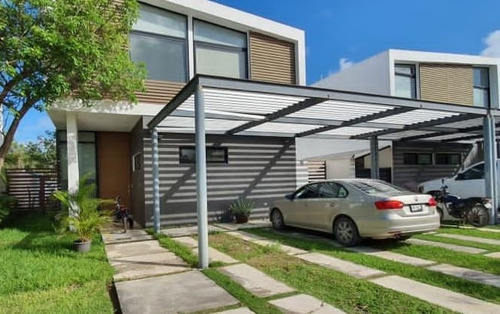Imagen 1 de 11 de Casa En Venta En Residencial Lagos Del Sol Cancún