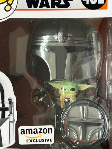 Funko Pop Mandalorian Holding Grogu Pin Chrome 402 Exclusivo