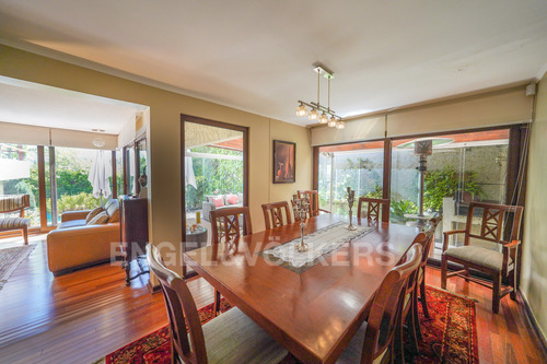 Casa En Venta - San Carlos De Apoquindo