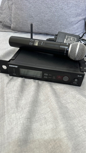 Microfone Sem Fio Shure Beta 58a Com Base Slx4 Preto (Usado)