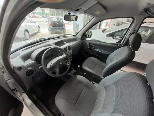 Imagen 12 de 25 de Peugeot Nuevo Partner Confort Hdi Am23.5 Aa