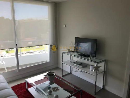 Departamento De 2 Dormitorios En Venta, Punta Del Este- Ref: 3759