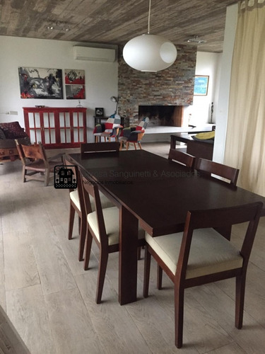 Moderna Casa En Pinares, Ubicada A 3 Cuadras Del Mar- Ref: 1329