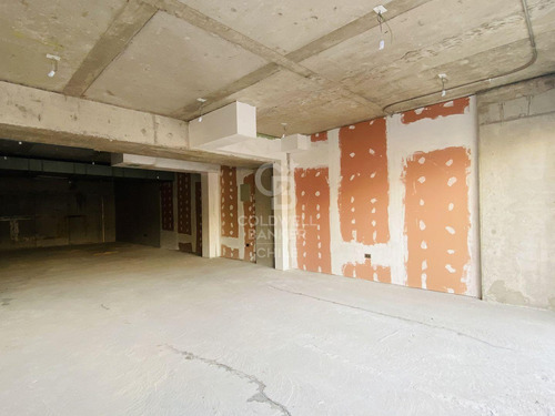 Local Comercial Con Excelente Flujo Peatonal Y Vehicular