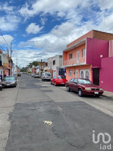 Venta Casa 4 Ambientes Félix Ireta