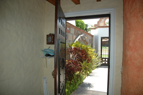 Casa En Renta Fraccionamiento Privado, En Lomas De Atzingo, Cuernavaca