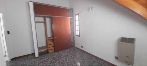 Imagen 6 de 13 de Hermoso Chalet En Esquina , Zona Centrica De Llavallol