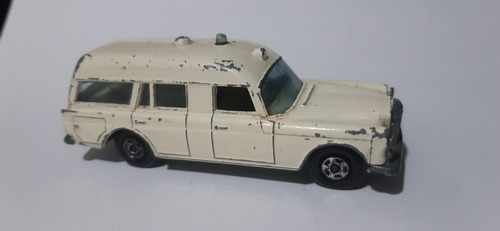 Mercedes Benz Binz Ambulance 3 Matchbox Superfast Series