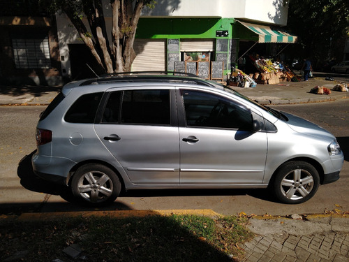 Volkswagen Suran 1.6 I Trendline 90b 2010