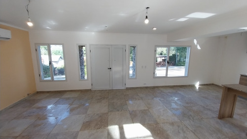 Venta Casa 2 Dormitorios Sierra De Los Padres Con Cochera
