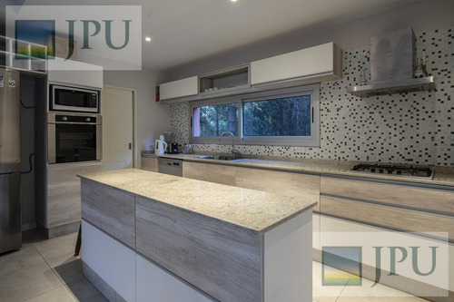 Imagen 15 de 30 de Casa En Venta - Costa Esmeralda - Residencial