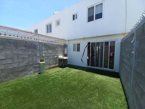 Casa En Renta Los Encinos, El Marques Queretaro. 2 Recamaras