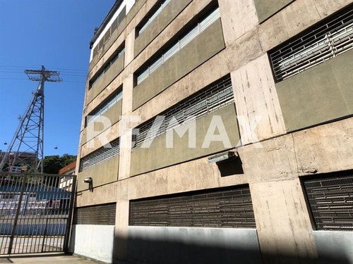 Local Comercial En Alquiler En Palo Verde 105mts/1b