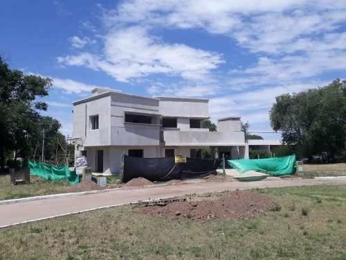 Casa En Venta En Juana Koslay