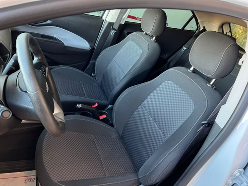 Imagem 9 de 12 de Chevrolet Onix 1.0 Mpfi Joy 8v Flex 4p Manual