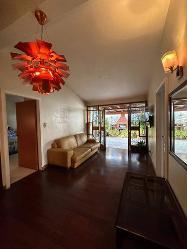 Solo Clientes Venta De Impecable Casa En Trigal Norte Valencia Calle Cerrada