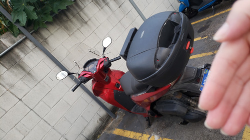 Vermelha Com Bau E Bolha.