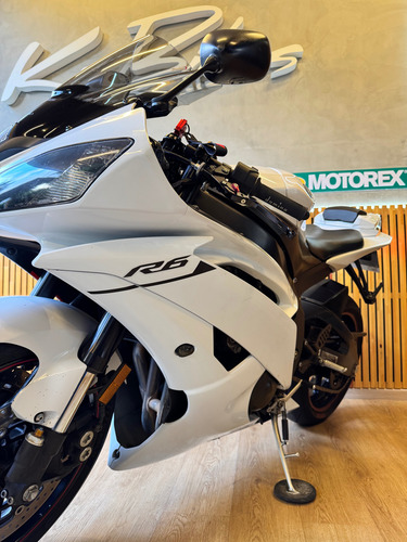 Yamaha R6