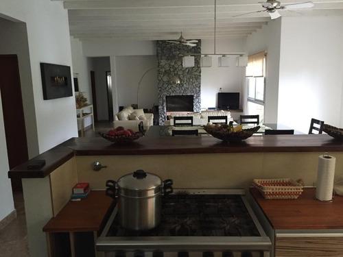 Vendo Send 2 Lote 130- Costa Esmeralda 5 Ambientes 3 Baños