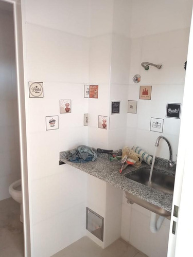 Imagen 4 de 5 de Oficina 40m² Muy Buen Estado Y Ubicación Apto Prof. - San Justo