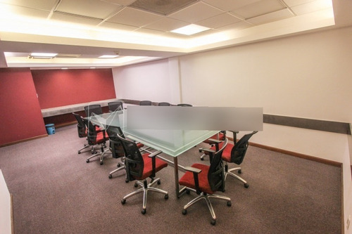 Imagen 12 de 25 de Alquiler De Oficina Doble, 5to Piso Al Frente, 60m2, Dos Entradas, Dos Baños, Sala De Reuniones De Uso Común, Plaza Independencia Esq Juncal, Entre El Centro Y La Ciudad Vieja