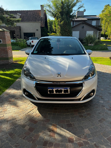 Peugeot 208 1.6 Feline