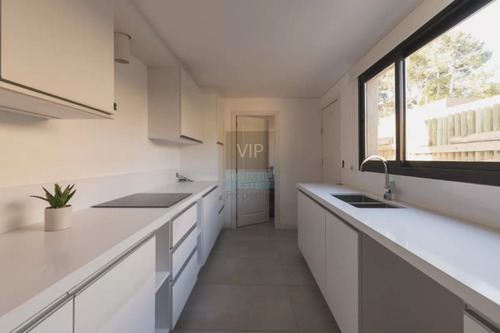 Casa De 3 Dormitorios En Punta Del Este
