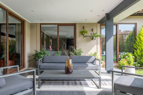 Condominio Los Robles: Hogar Ideal En Piedra Roja