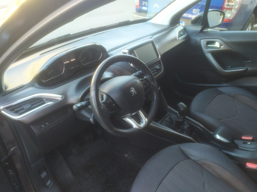 Imagen 3 de 10 de Peugeot 2008 2017 1.6 Feline