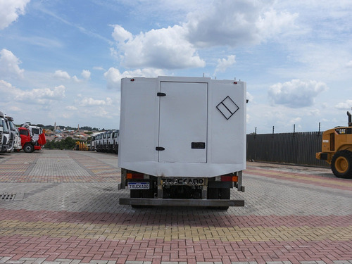 Imagem 3 de 15 de Mercedes-benz 710 3/4 2011 Comboio Lubrificante=712,8120,815
