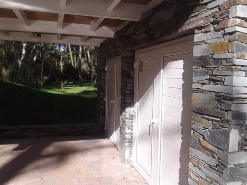 Imagen 24 de 26 de Moderna Casa En Zona Golf.