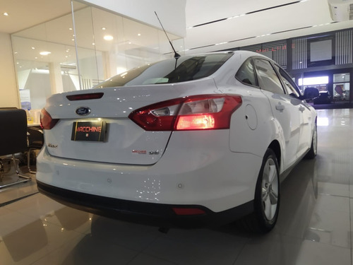 Imagen 5 de 15 de Ford Focus Se Plus Aut 4ptas