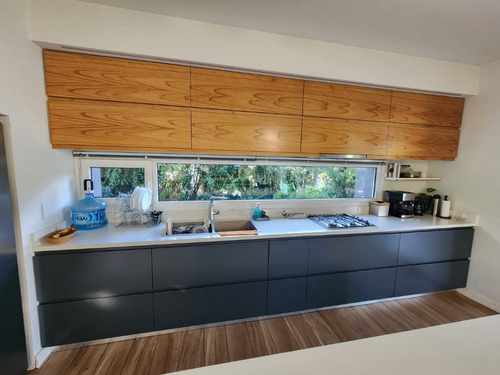 Casa En Venta Con Fondo A La Laguna En Canning