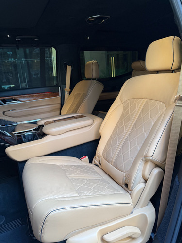 Jeep Grand Wagoneer L 6.4 V8 4X4 At