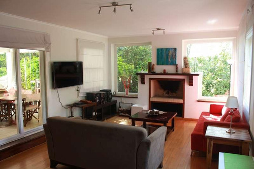 Excelente Casa A La Venta En Barrio San Jorge Village.