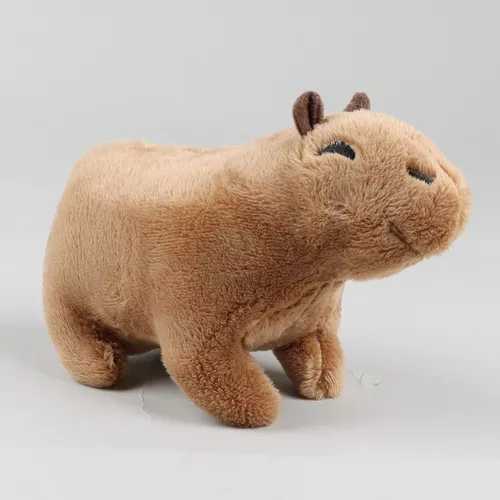 Feche realista de uma capivara bebê