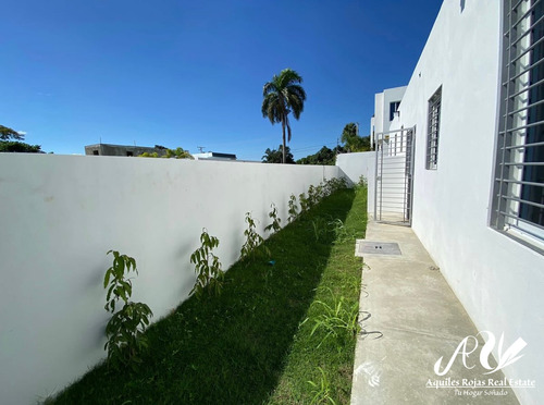 Hermosa Casa En Proyecto Cerrado En Gurabo