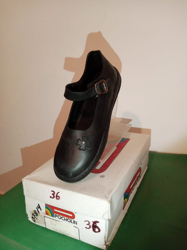 Zapato Colegial Con Hebilla Niña Marca Pocholin Modelo 7814