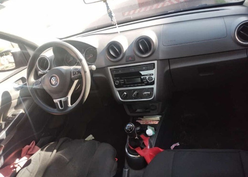 Imagem 4 de 4 de Volkswagen Voyage 2016 1.6 Msi Comfortline Total Flex 4p