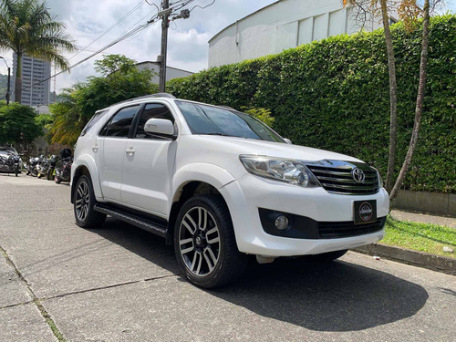 Toyota Fortuner 2.7l 4x4 At
