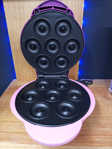 Imagen 3 de 4 de Máquina De Mini Donas Marca Brentwood