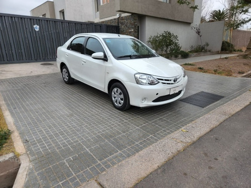 Imagen 12 de 13 de Toyota Etios 1.5 4ptas Xs