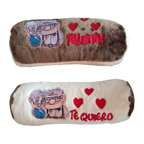 Peluche Cojin Rollo Viejitos Up Detalle Amor De 45 Cm 