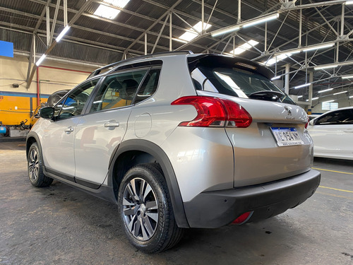 Peugeot 2008 1.6 Feline am20