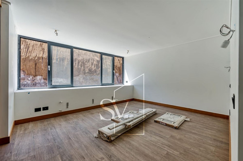 Casa En Venta De 3 Dorm. En Lo Barnechea