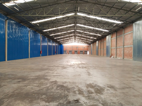 Bodega De 2.500m2,en Arriendo, Madrid, Parque Industrial 