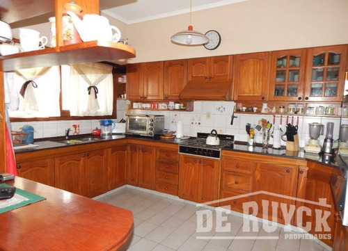 Imagen 8 de 17 de Local Con Vivienda En Venta En Quilmes Oeste